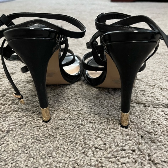 NWOT Guess Black and Gold Strappy Heels 🖤 - Picture 6 of 6
